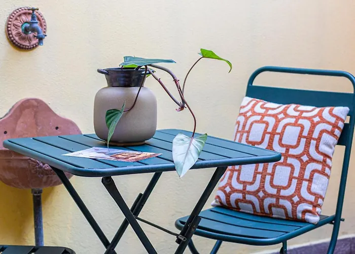 Casapoesia A Palazzo Pallavicini דירה